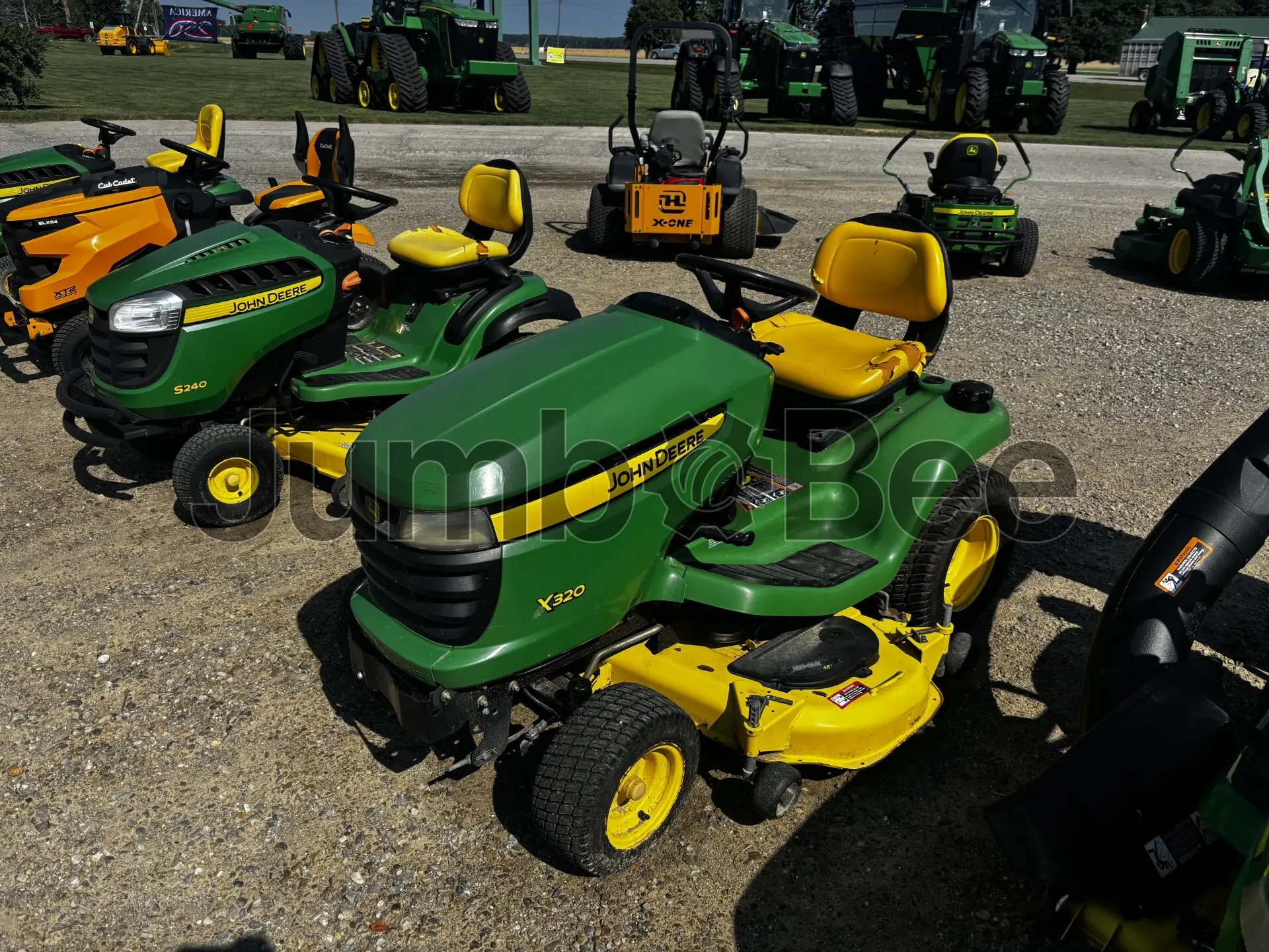 John Deere X320 2006 - Usado (419 Horas) en Venta — foto 1 de 6