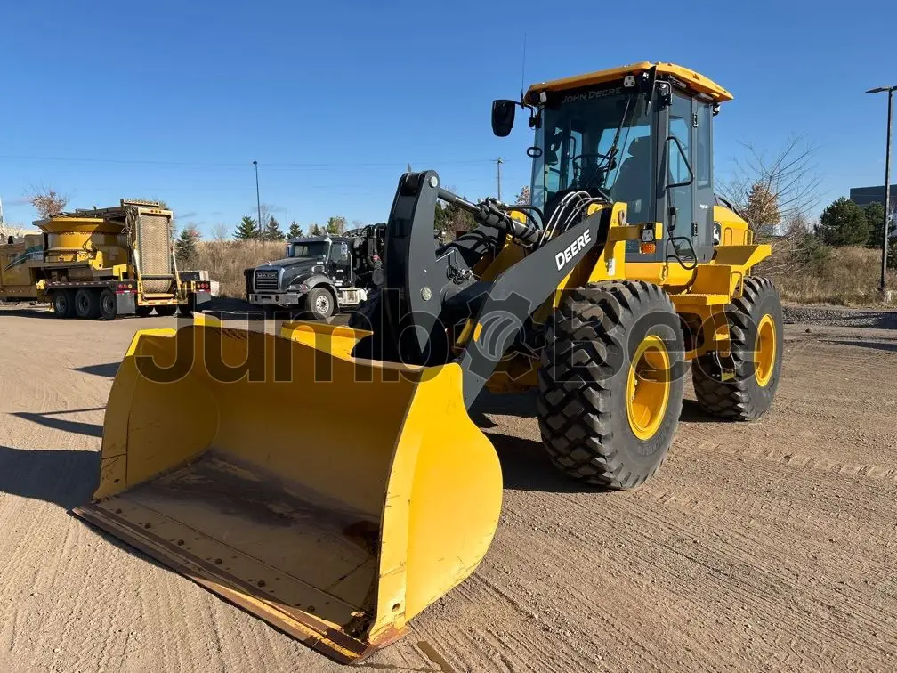 John Deere 444P 2024 - Usado (321 Horas) en Venta — foto 1 de 50