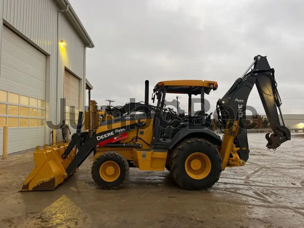 John Deere 410P 2023 - Usado (1,363 Horas) en Venta — foto 1 de 49
