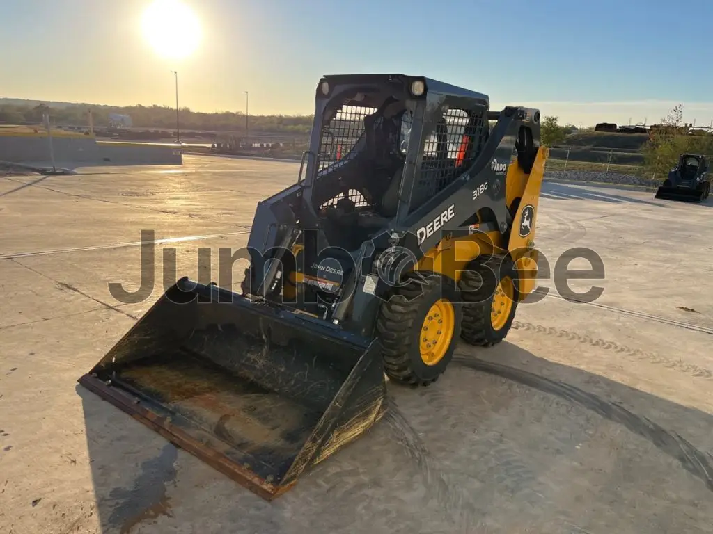 John Deere 318G 2024 - Usado (38 Horas) en Venta — foto 1 de 8