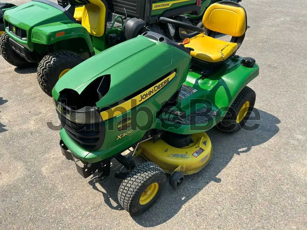 John Deere X300 2007 - Usado (456 Horas) en Venta — foto 1 de 9