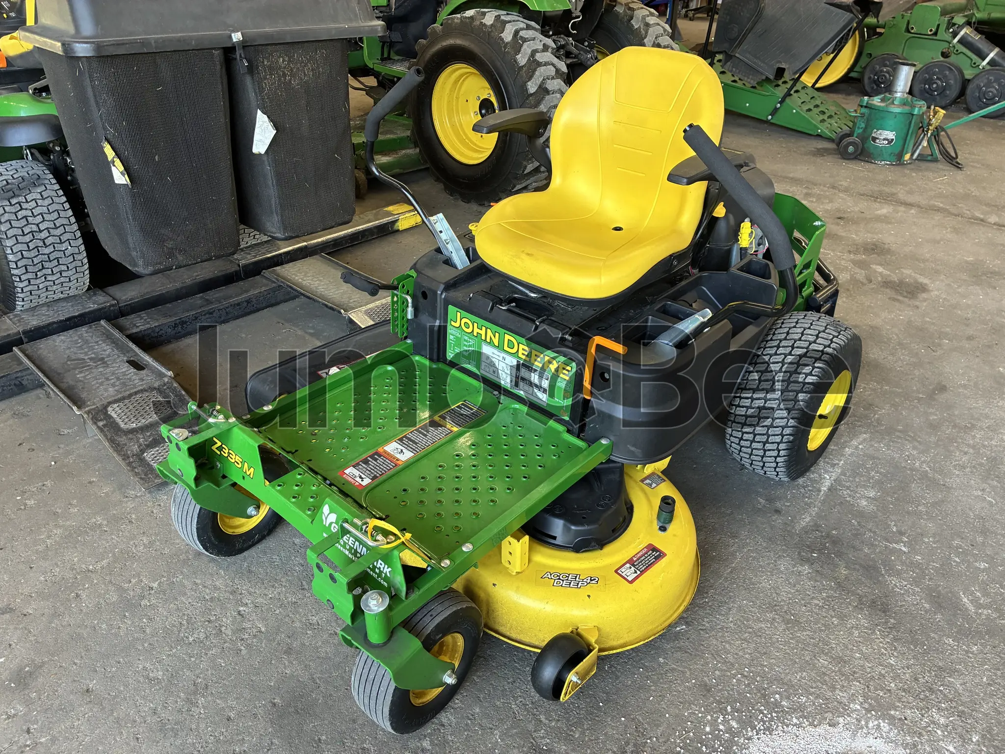 2019 John Deere Z335M - Used, 102 Hours for Sale — photo 1 of 8