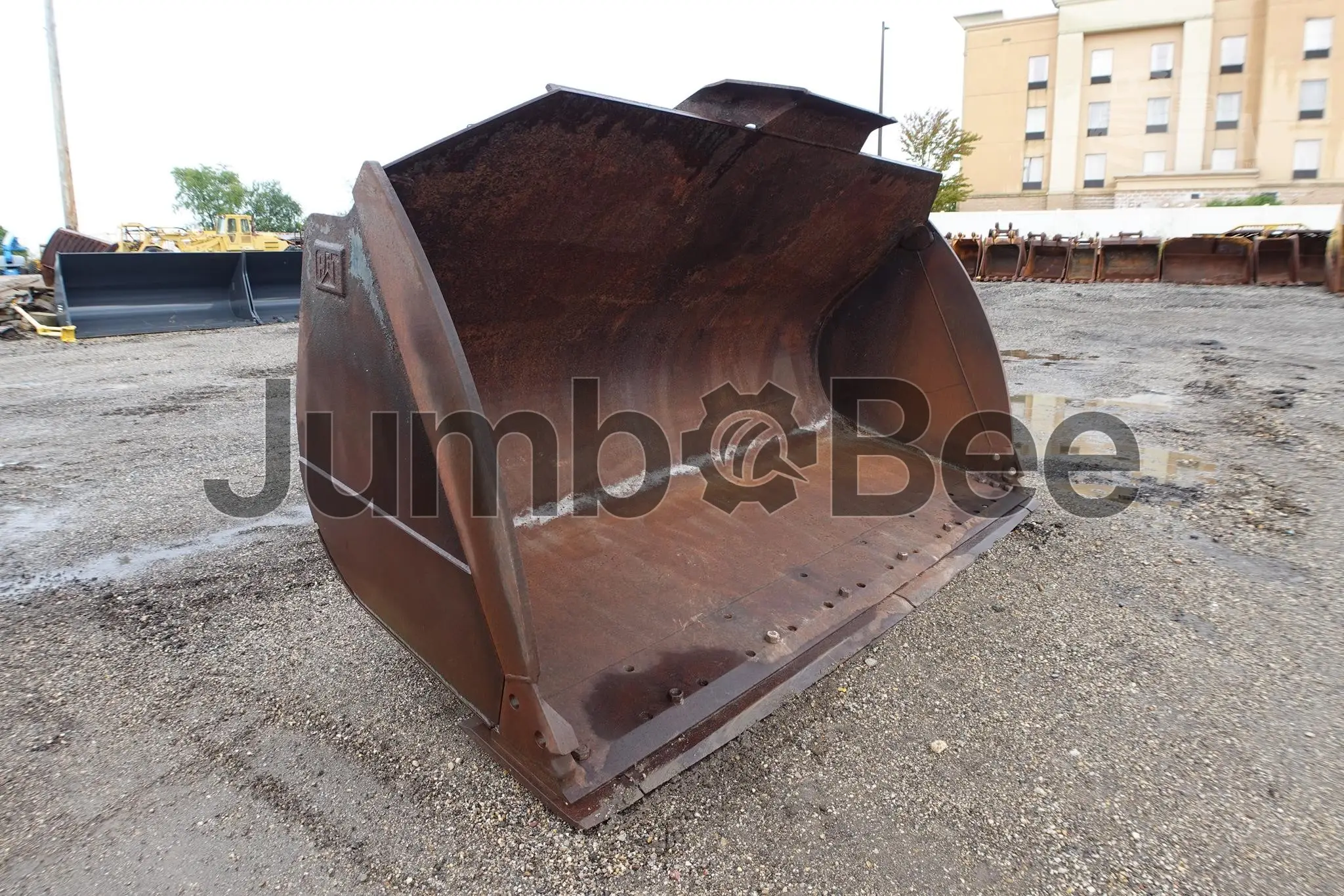 Caterpillar GP BUCKET W/ JRB 416 Q/C HOOKS - Usado en Venta — foto 1 de 12