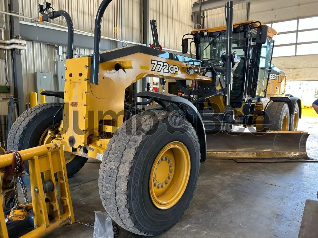 2019 John Deere 772G - Used, 3,093 Hours for Sale — photo 1 of 10
