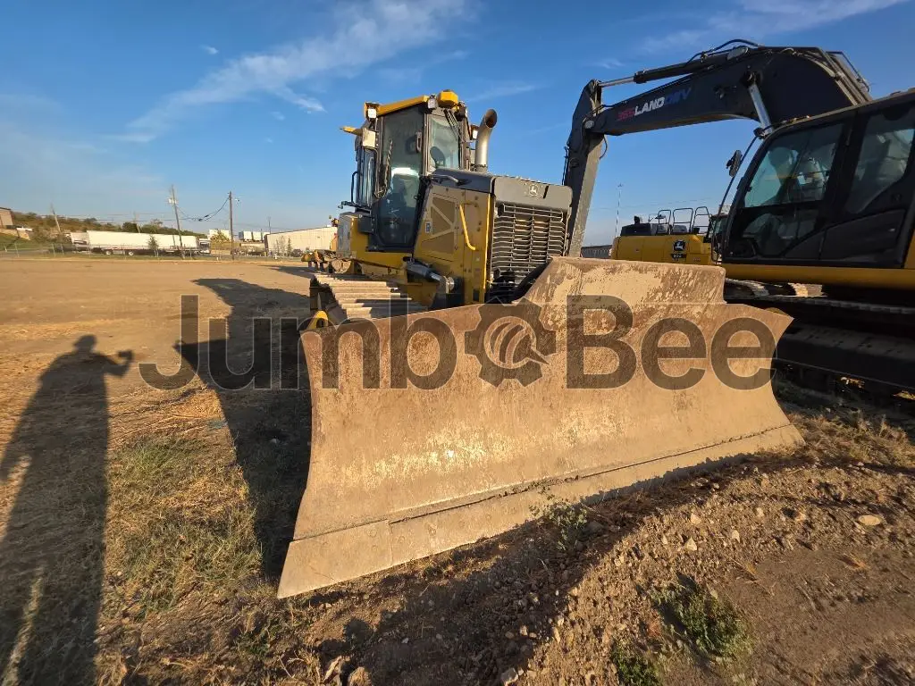 2024 John Deere 750L - Used, 4,213 Hours for Sale — photo 1 of 9