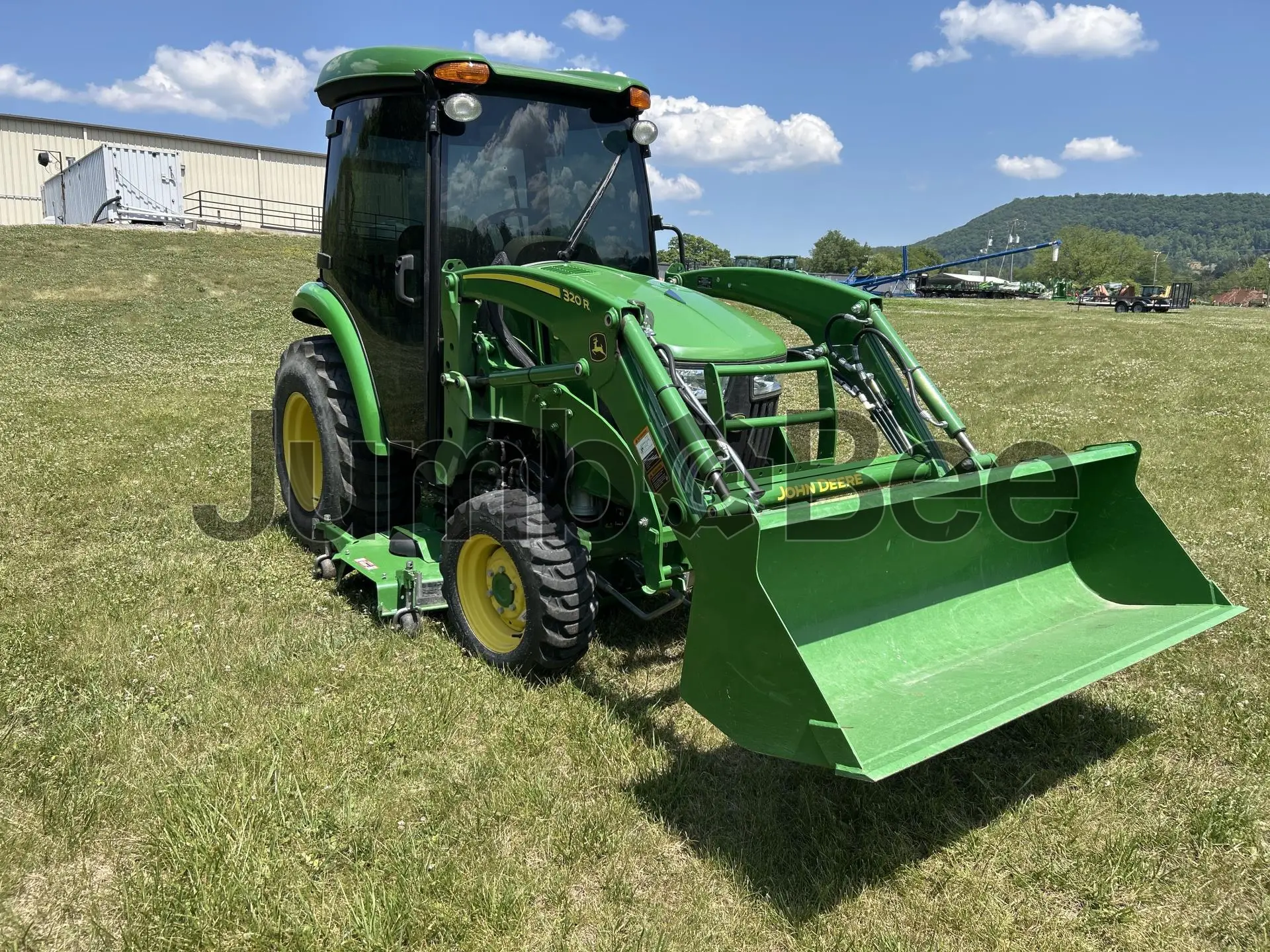 John Deere 3046R 2023 - Usado (166 Horas) en Venta — foto 1 de 6