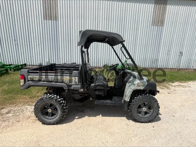 John Deere XUV 825I CAMO UTVs