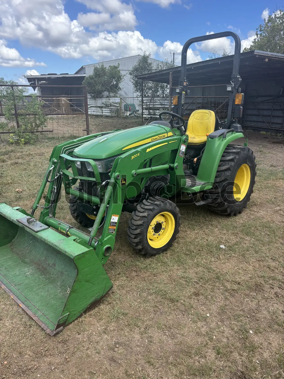 John Deere 3025E 2021 - Usado (610 Horas) en Venta — foto 1 de 14