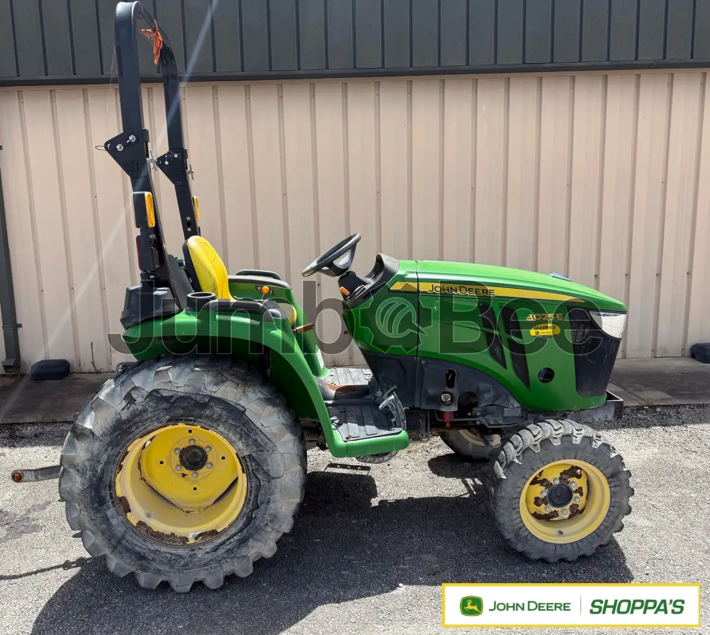 John Deere 3025E 2023 - Usado (1,697 Horas) en Venta — foto 1 de 20