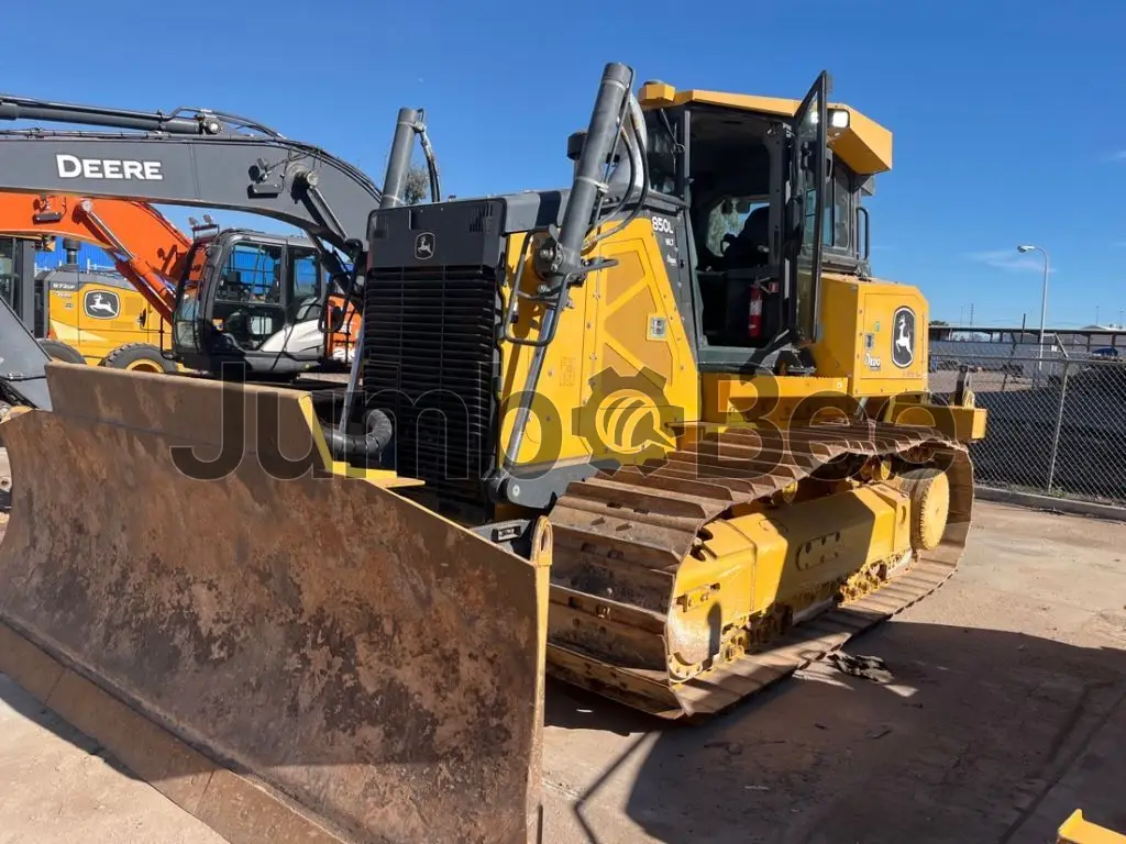 2023 John Deere 850L - Used, 3,445 Hours for Sale — photo 1 of 21