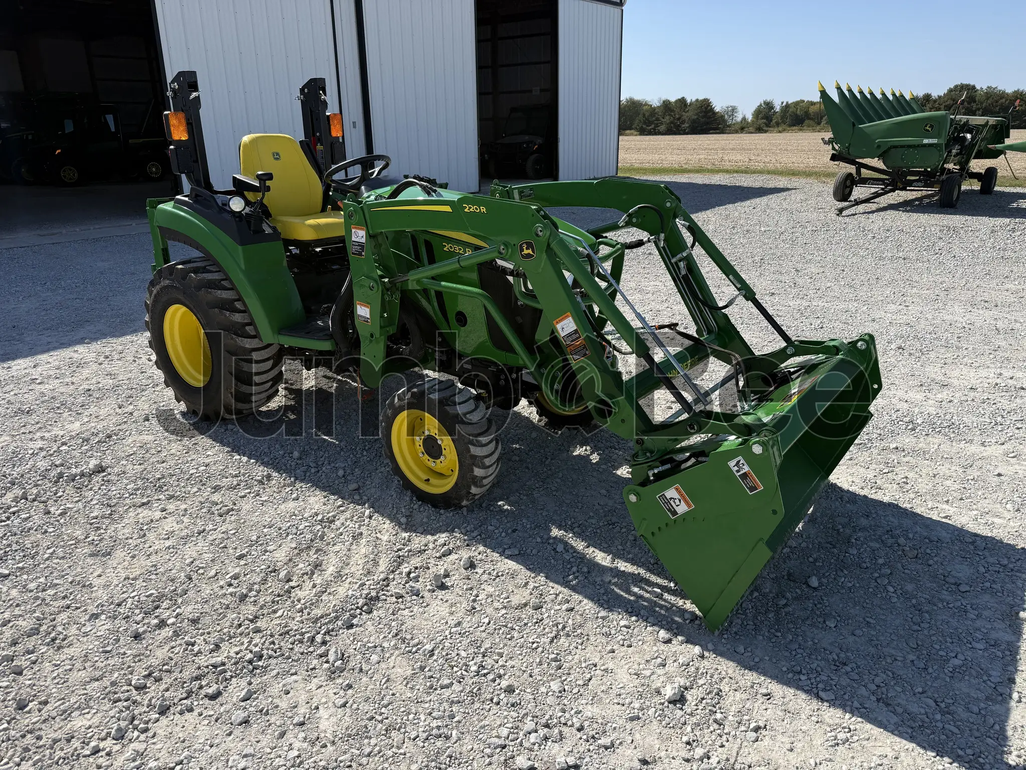 John Deere 2032R 2025 - Usado (20 Horas) en Venta — foto 1 de 16
