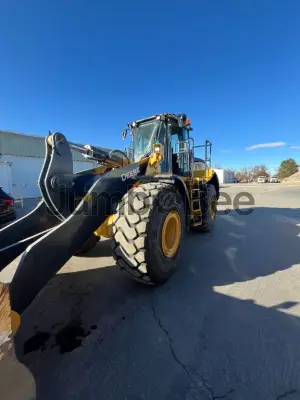 2022 John Deere 744L Wheel Loaders