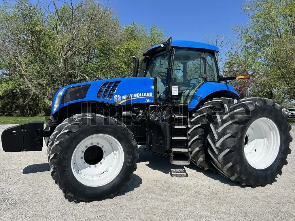 New Holland T8.390 2013 - Usado en Venta — foto 1 de 76