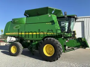 2007 John Deere 9560 STS Combines