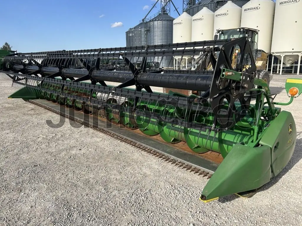 John Deere 630F 2005 - Usado en Venta — foto 1 de 48