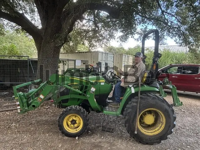 John Deere 3038E 2023 - Usado (900 Horas) en Venta — foto 1 de 10