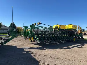 2025 John Deere DB66 Row Crop Planters — Drawn