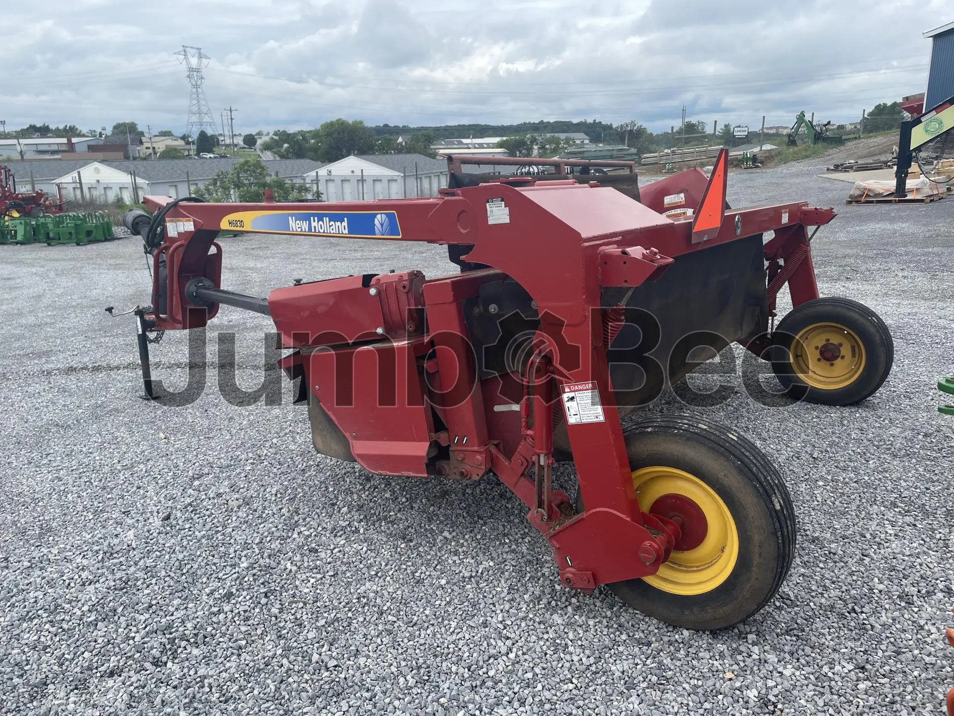 New Holland H6830 - Used, for Sale — photo 1 of 6