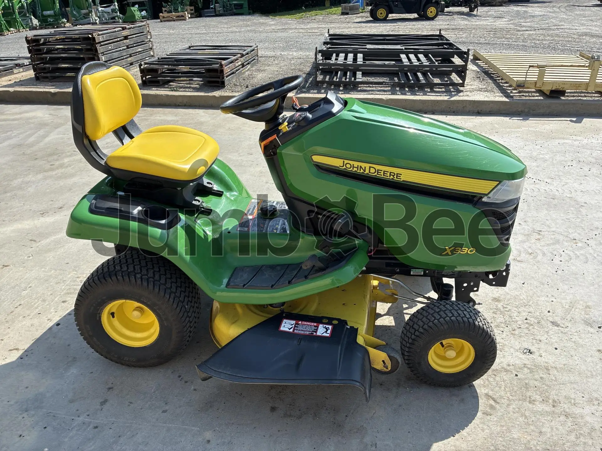 John Deere X330 2022 - Usado (235 Horas) en Venta — foto 1 de 3