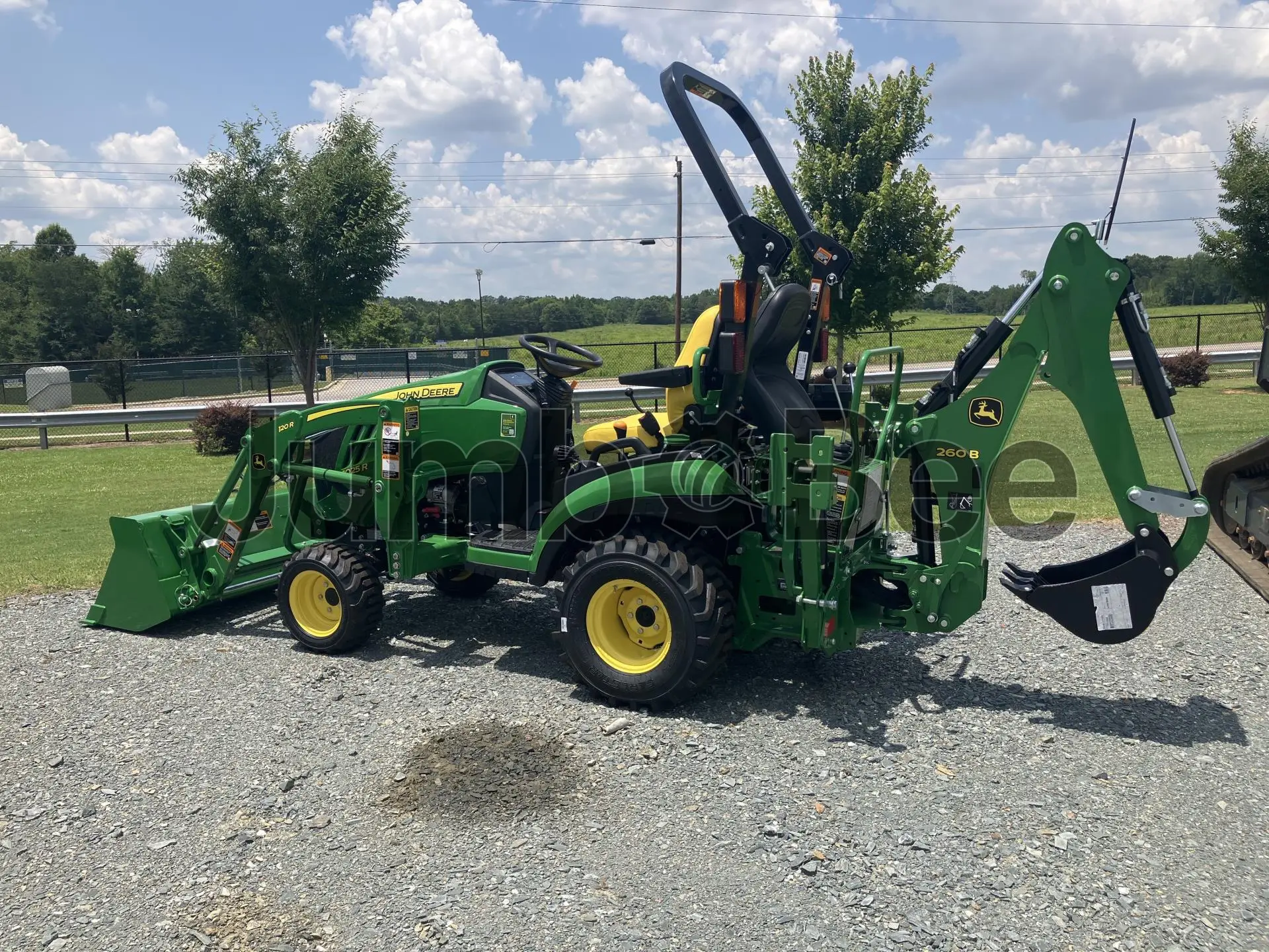 John Deere 1025R-TLB 2025 - Nuevo en Venta — foto 1 de 3