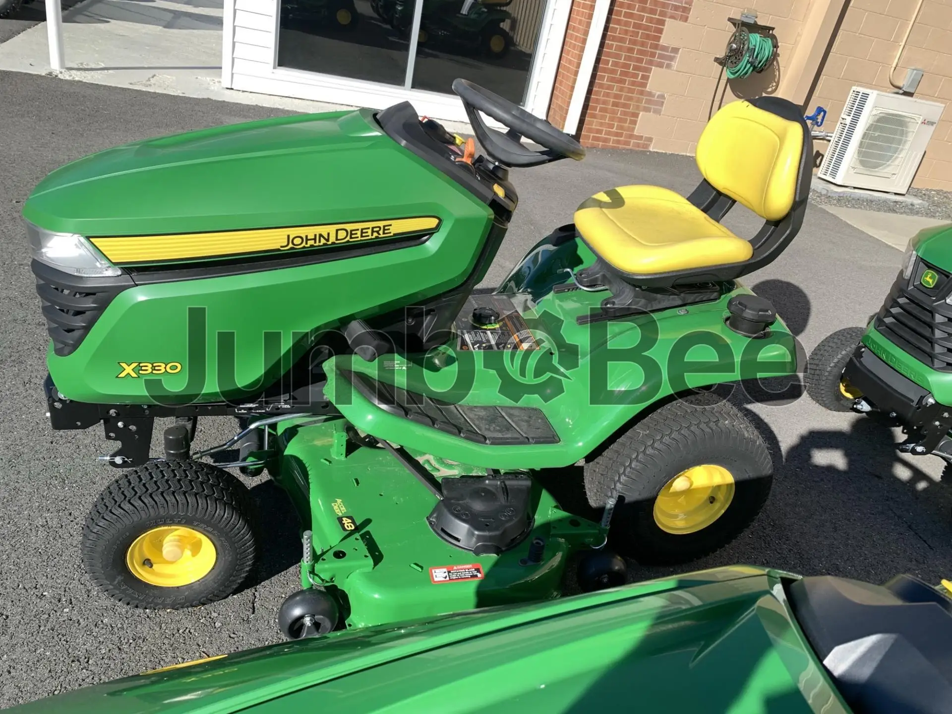 John Deere X330 2023 - Usado en Venta — foto 1 de 11