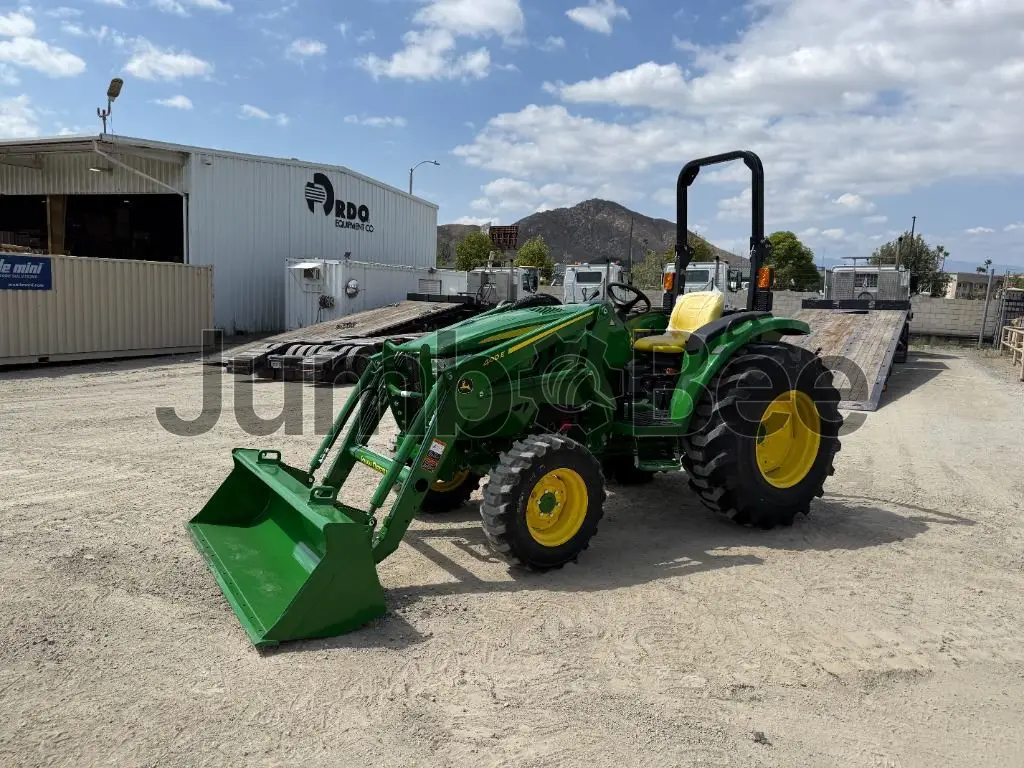 John Deere 4044M 2026 - Nuevo en Venta — foto 1 de 8