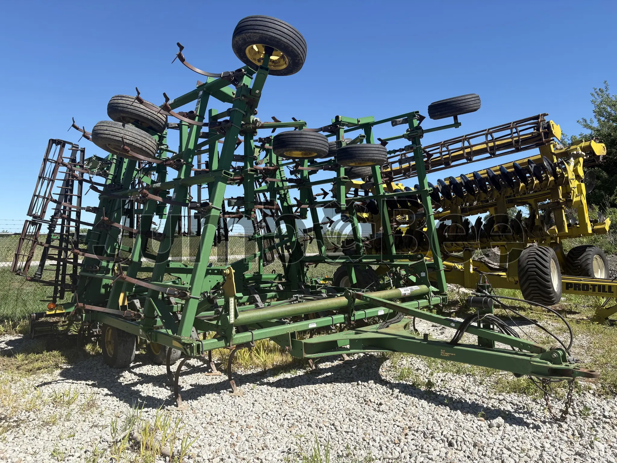 2011 John Deere 2210 LL - Used, for Sale — photo 1 of 13