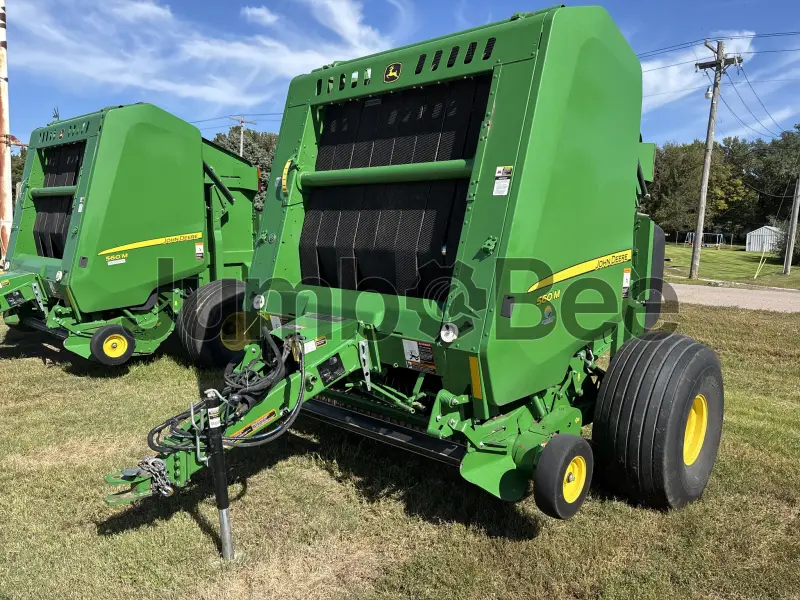 John Deere 560M Round Balers
