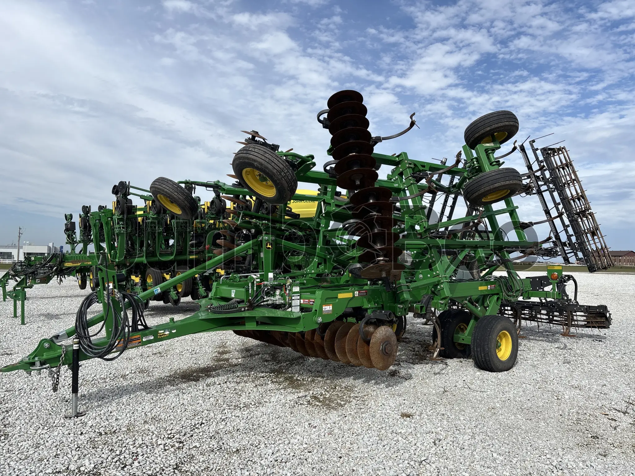 2020 John Deere 2330 - Used, for Sale — photo 1 of 10