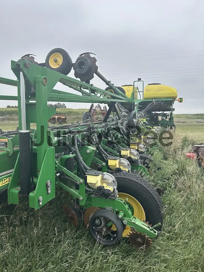 2010 John Deere 1770NT CCS - Used, for Sale — photo 1 of 1