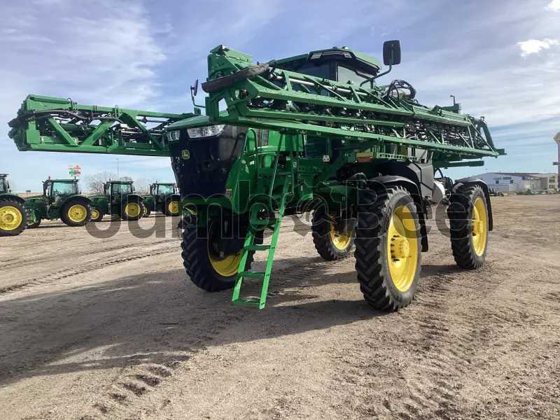 John Deere 412R Self-Propelled Sprayers