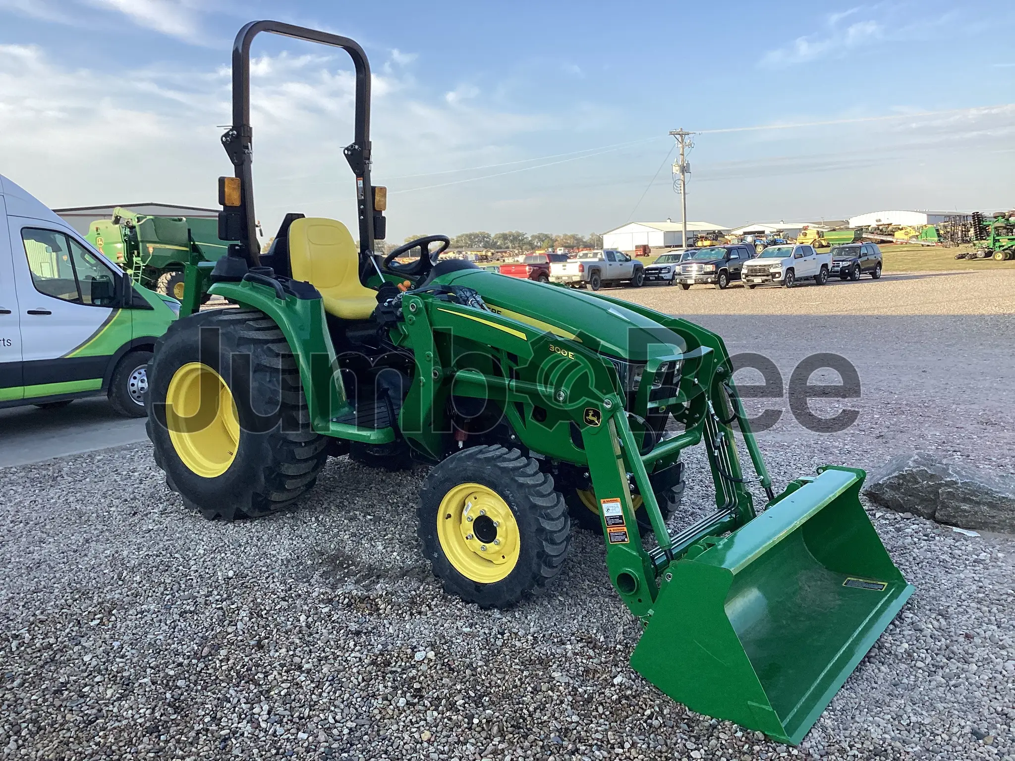 John Deere 3025E 2023 - Usado (13 Horas) en Venta — foto 1 de 16