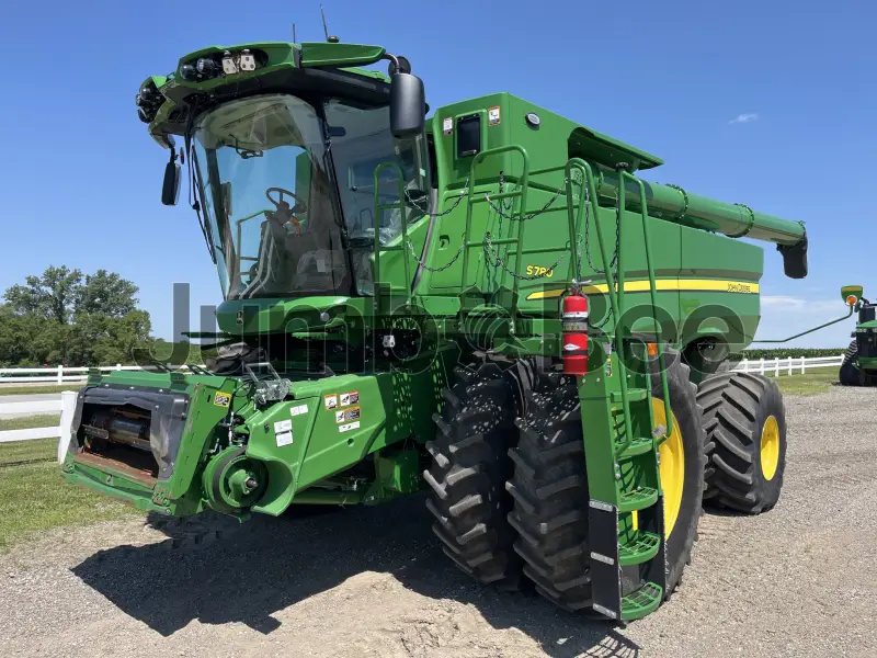 John Deere S780 Combines