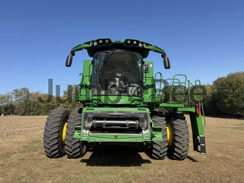 John Deere S780 Combines