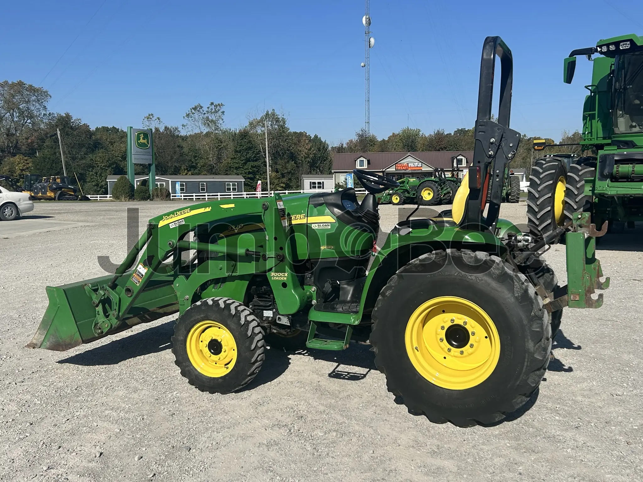 John Deere 3320 2010 - Usado (949 Horas) en Venta — foto 1 de 13