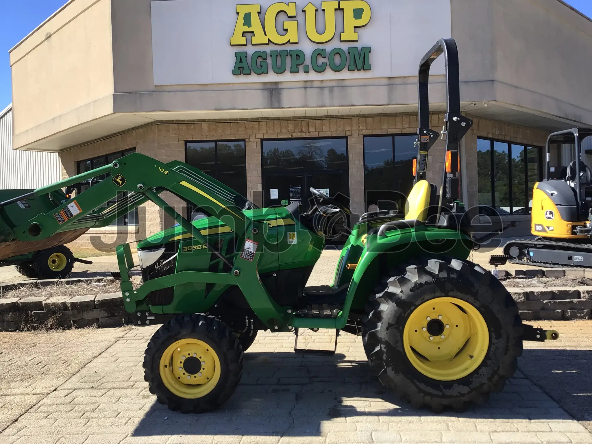 2019 John Deere 3038E - Used, 406 Hours for Sale — photo 1 of 17