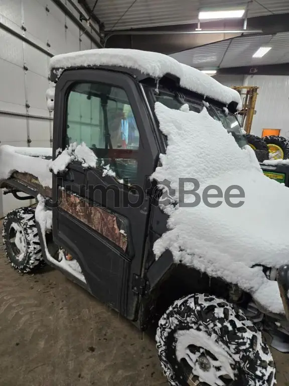John Deere XUV835M 2022 - Usado (1,231 Horas) en Venta — foto 1 de 7