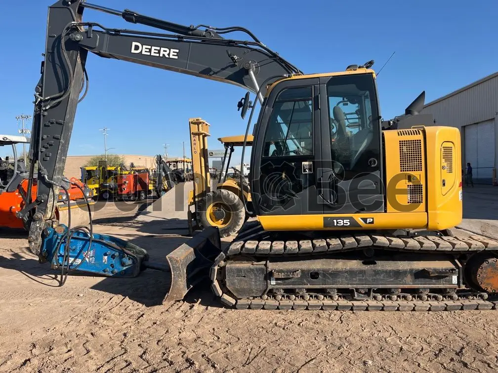 John Deere 135P 2023 - Usado (2,193 Horas) en Venta — foto 1 de 46