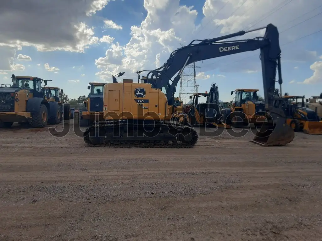 John Deere 245P 2023 - Usado (2,118 Horas) en Venta — foto 1 de 5