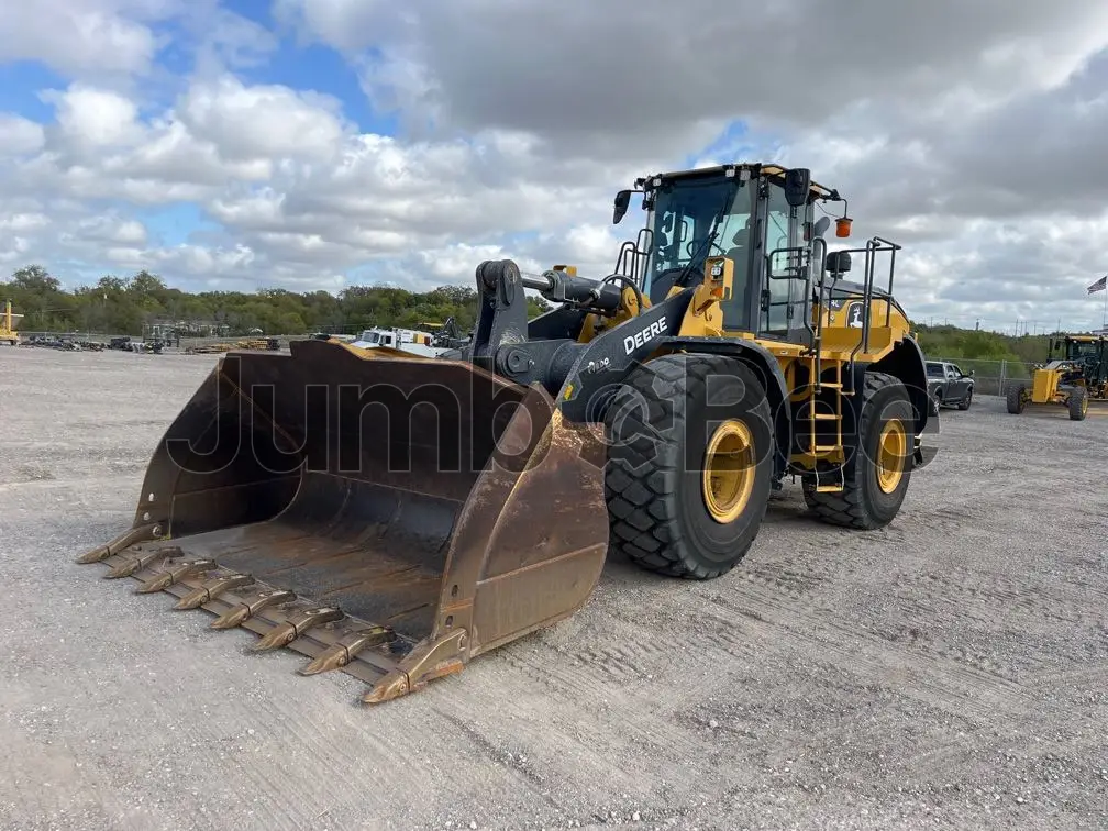 John Deere 824L 2021 - Usado (5,334 Horas) en Venta — foto 1 de 48