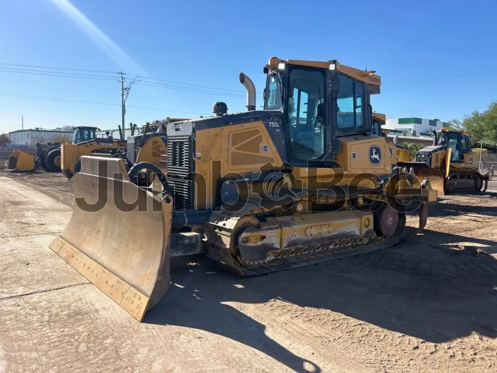 2021 John Deere 750L - Used, 3,799 Hours for Sale — photo 1 of 47