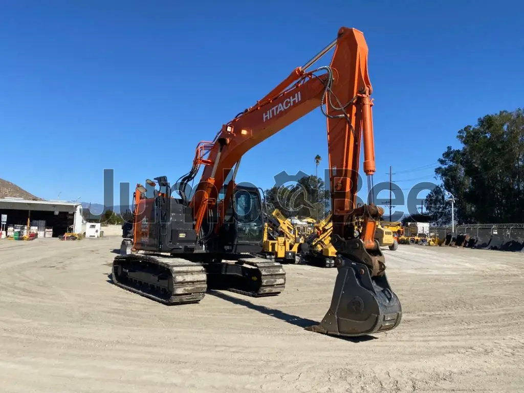 2021 Hitachi 245G - Used, 3,042 Hours for Sale — photo 1 of 9