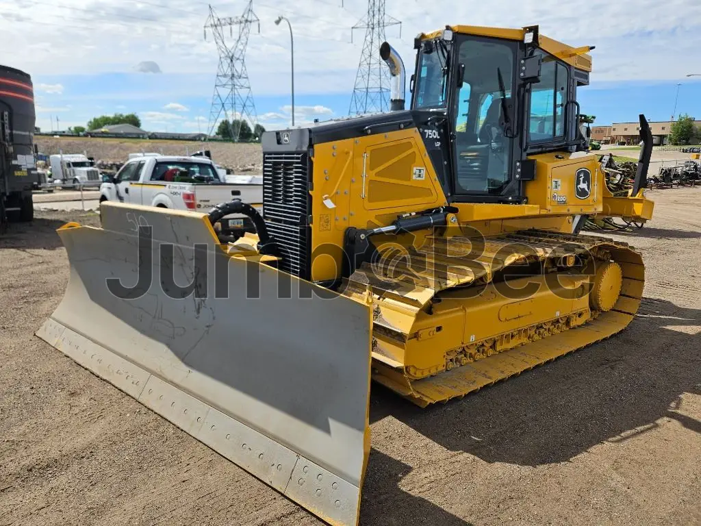 2024 John Deere 750L - Used, 276 Hours for Sale — photo 1 of 7
