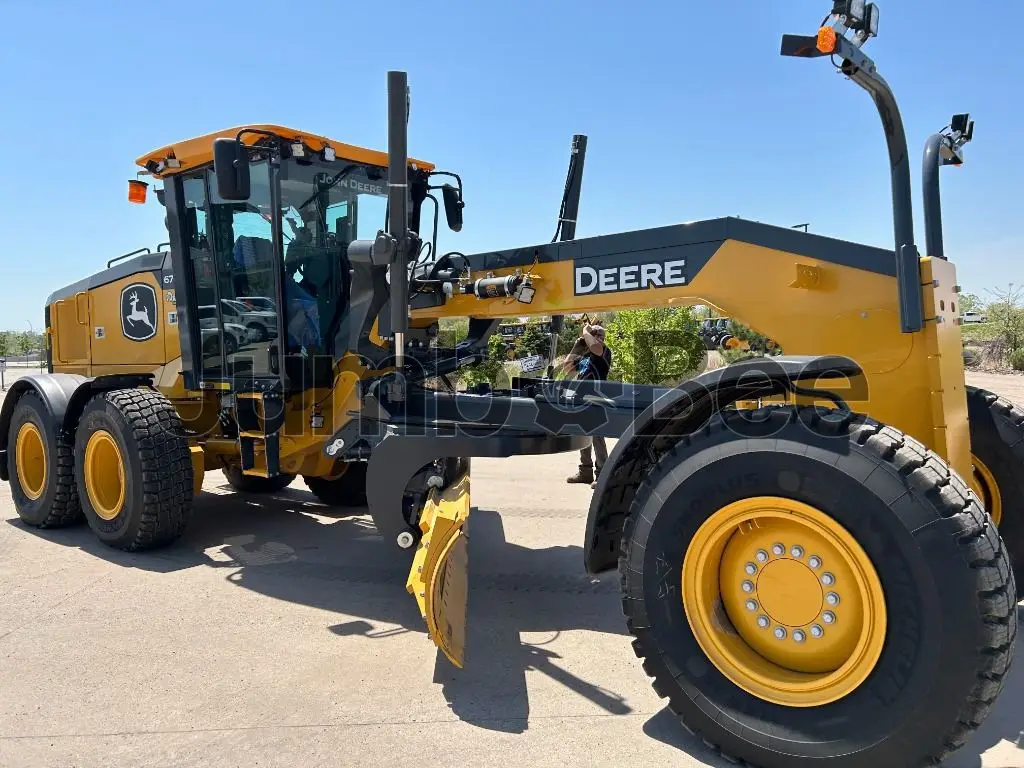 2023 John Deere 672G - Used, 218 Hours for Sale — photo 1 of 10