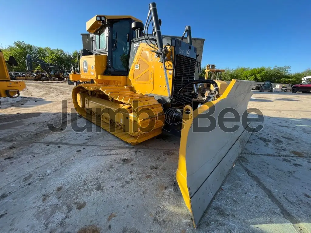 2024 John Deere 850L - Used, 5,605 Hours for Sale — photo 1 of 8