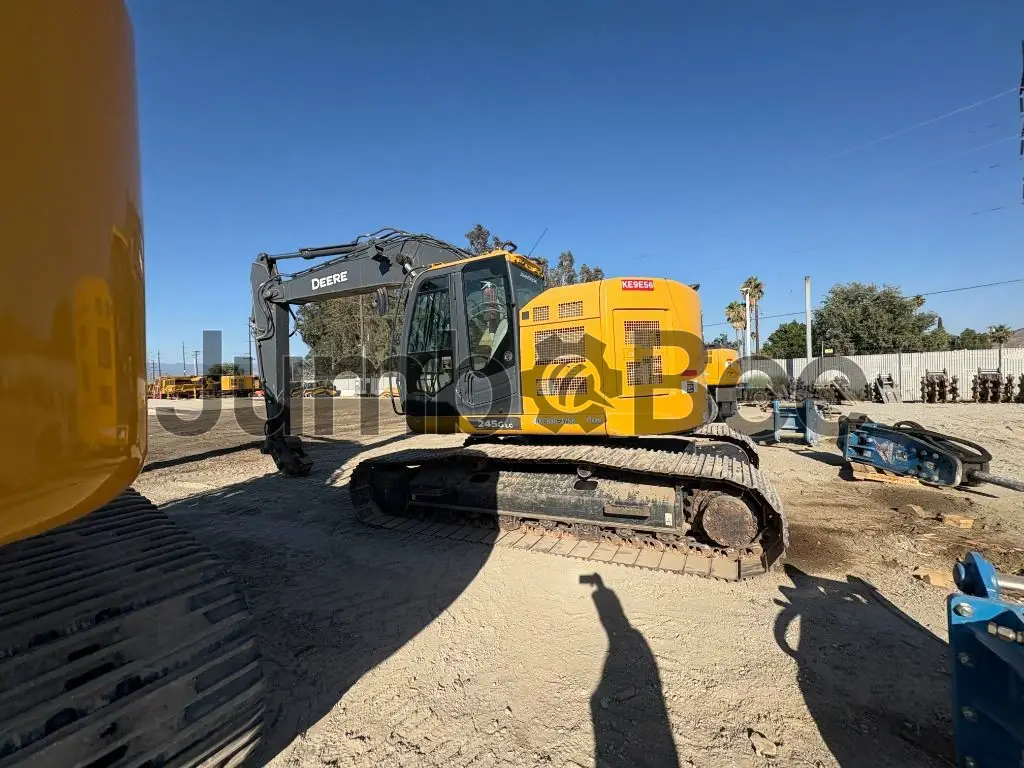 John Deere 245G 2022 - Usado (1,924 Horas) en Venta — foto 1 de 5