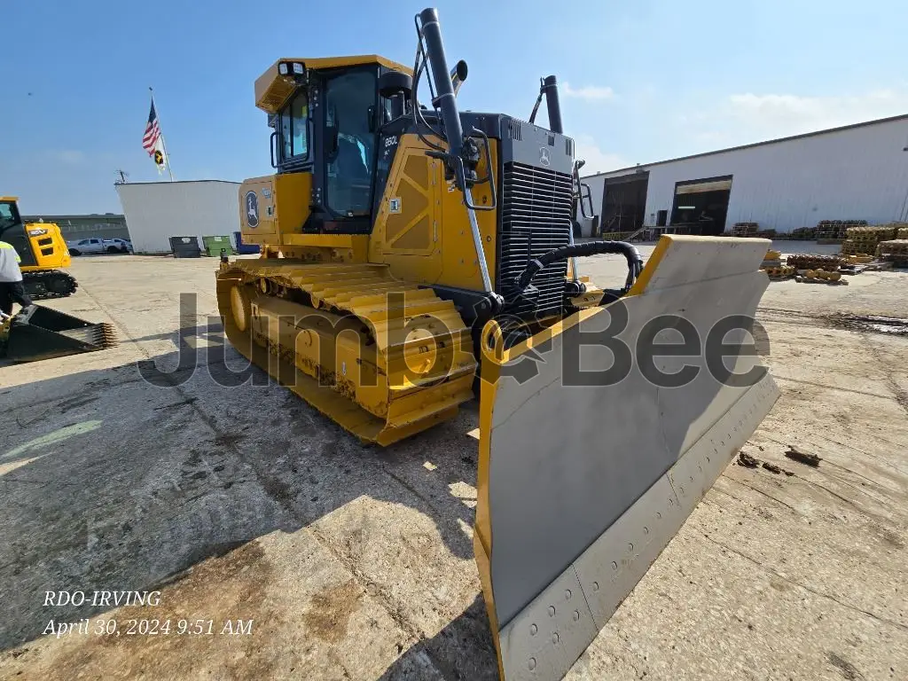2024 John Deere 850L - Used, 4,937 Hours for Sale — photo 1 of 12