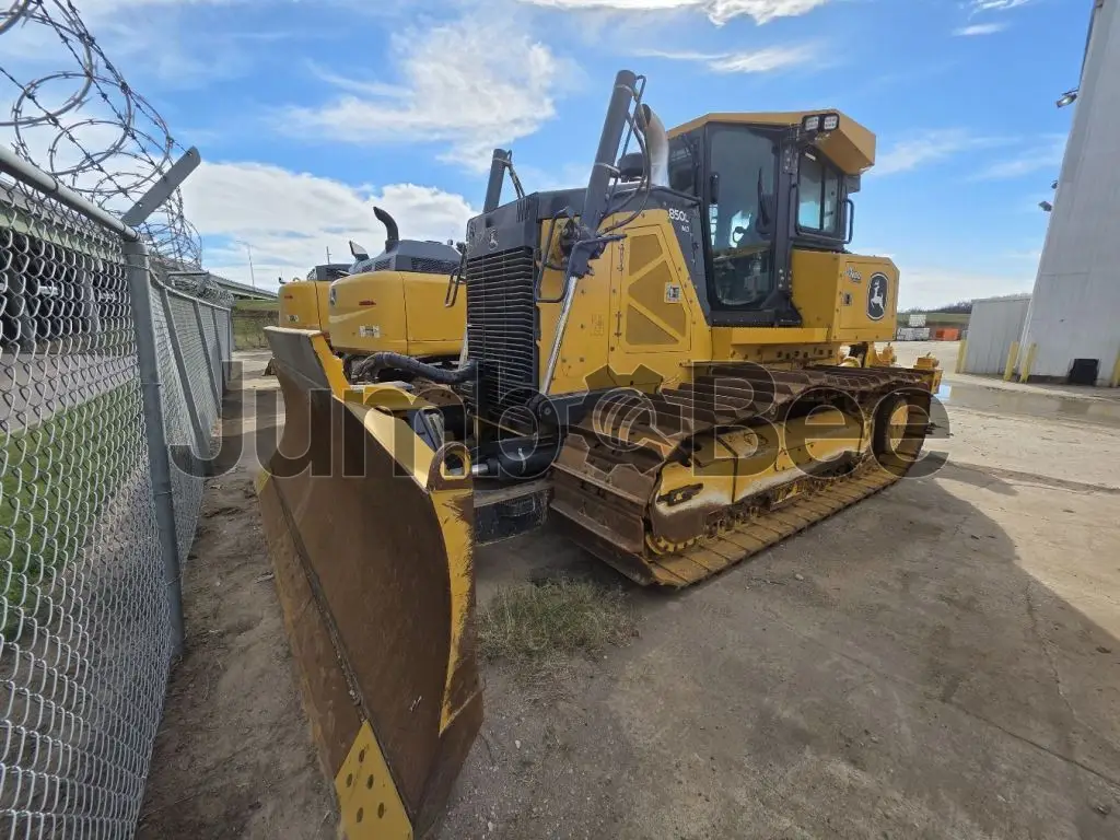 2024 John Deere 850L - Used, 3,663 Hours for Sale — photo 1 of 48