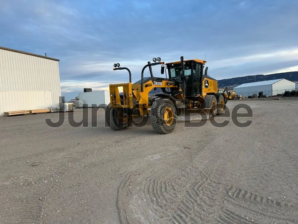 2022 John Deere 772G - Used, 2,572 Hours for Sale — photo 1 of 9