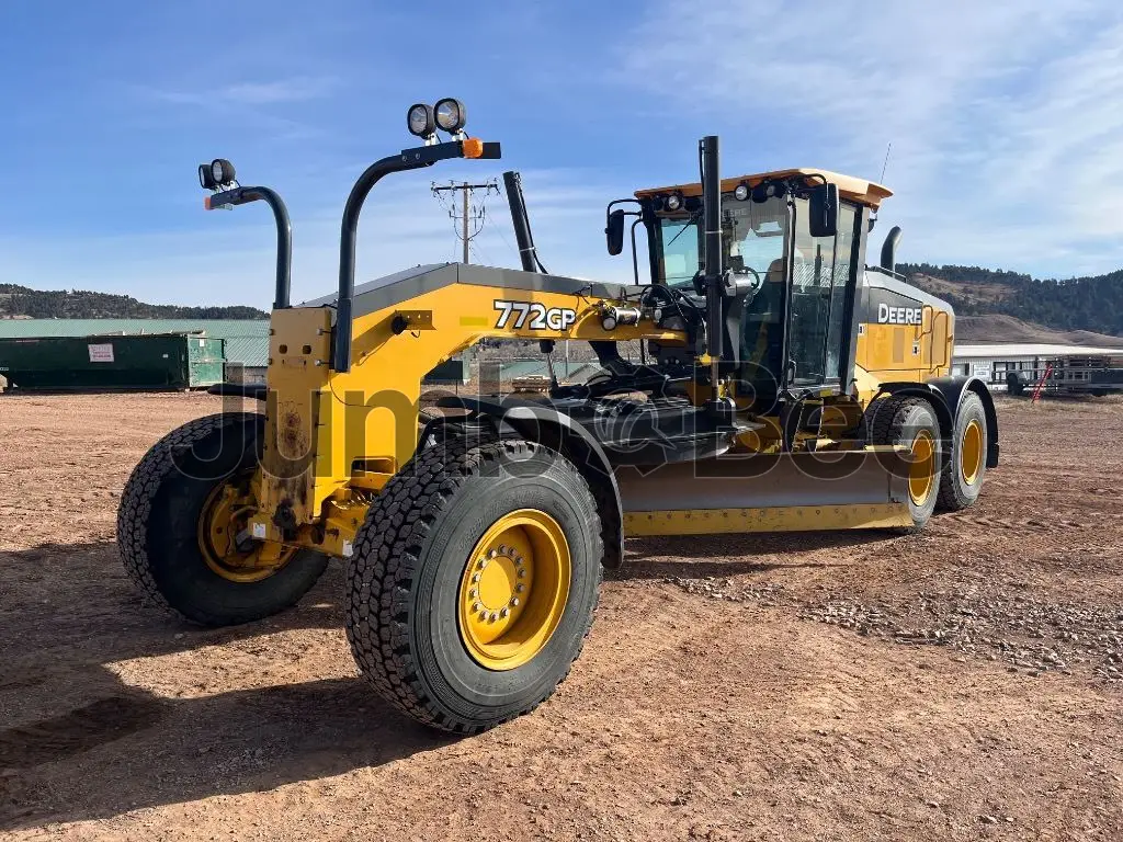 2020 John Deere 772G - Used, 3,394 Hours for Sale — photo 1 of 9